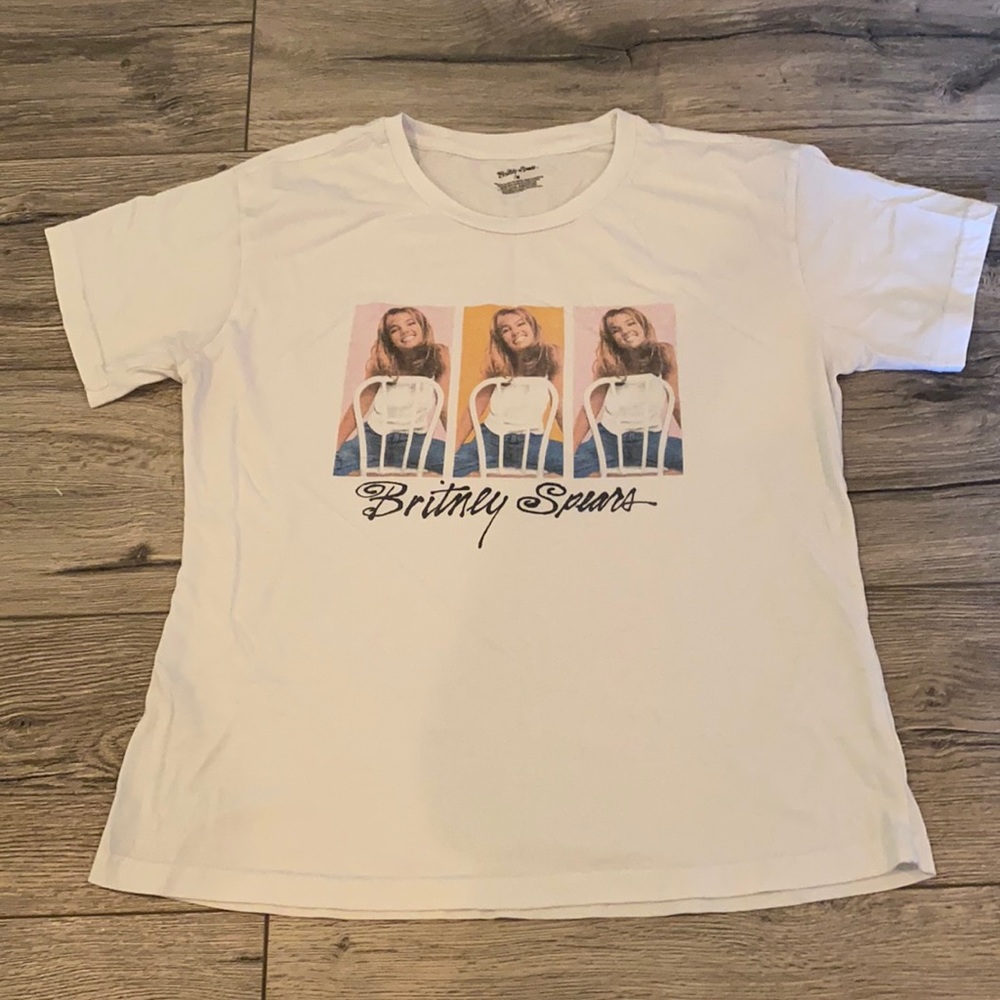 Britney Spears tee.